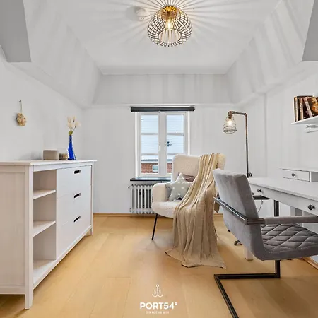Kapitaenshuus 43 * Fahretoft